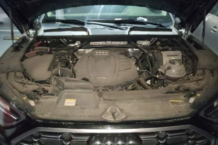Used Audi Q5L 2022 40T Fashionable and Dynamic Model Engine Bay