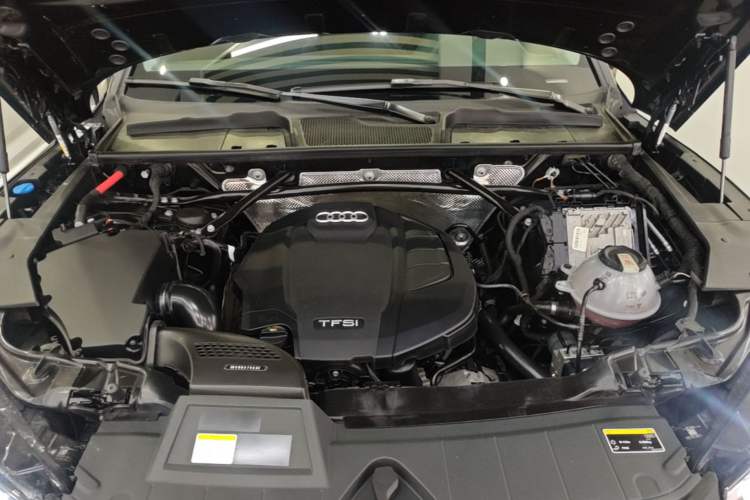 Used Audi Q5L 2022 Updated 45T Prestige Dynamic Edition Engine Bay