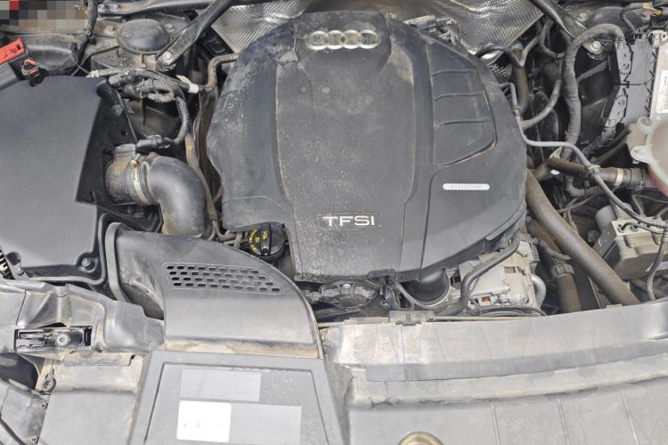 Used Audi Q5L 2022 40T Fashionable and Dynamic Model Engine Bay