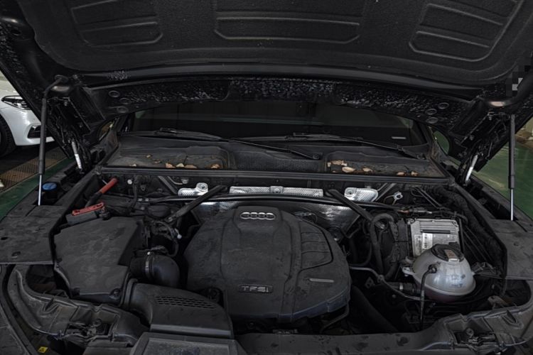 Used Audi Q5L 2022 Updated Version 40T Luxury Elegant Edition Engine Bay