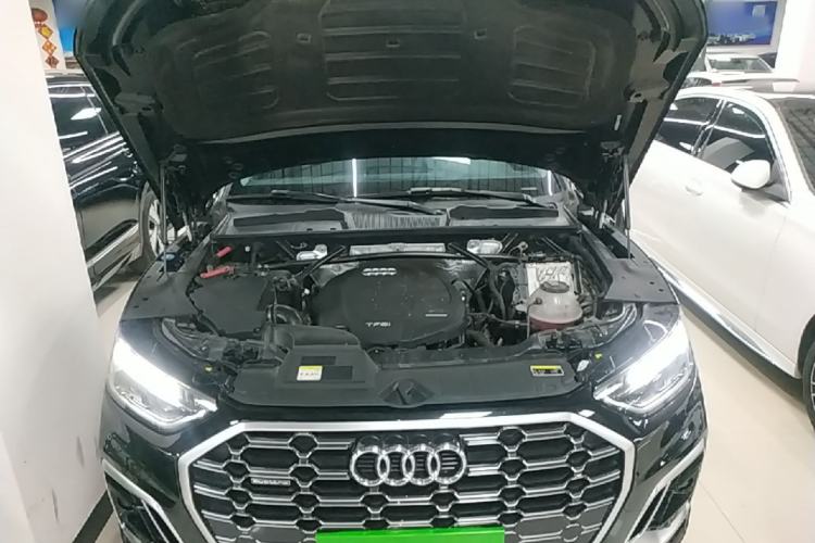 Used Audi Q5L 2022 Updated 45T Luxury Dynamic Version Engine Bay