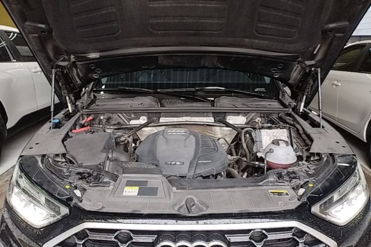 Used Audi Q5L 2022 45T Luxury Dynamic Model Engine Bay