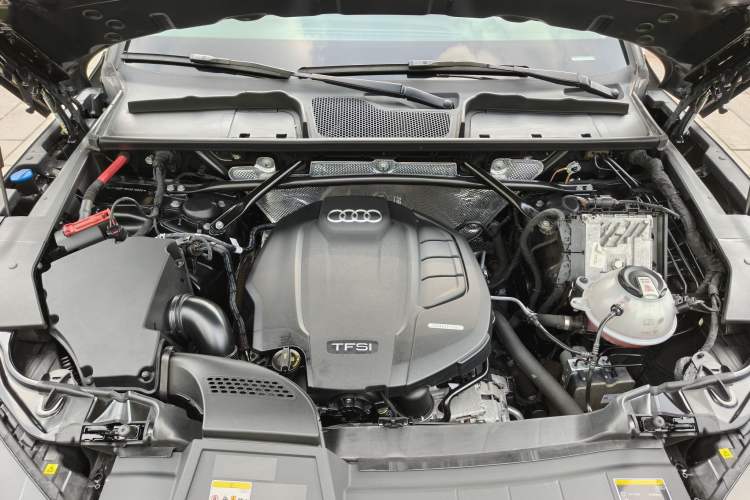 Used Audi Q5L 2022 45T Luxury Elegant Model Engine Bay