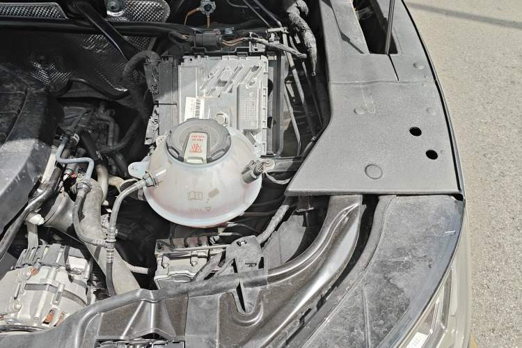 Used Audi Q5L 2022 Updated 45T Luxury Dynamic Version Engine Bay Left