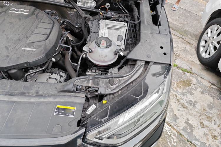 Used Audi Q5L 2022 Updated 40T Luxury Dynamic Edition Engine Bay Left