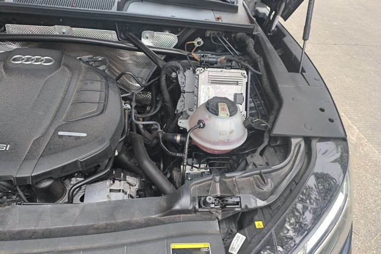 Used Audi Q5L 2022 40T Luxury Dynamic Model Engine Bay Left