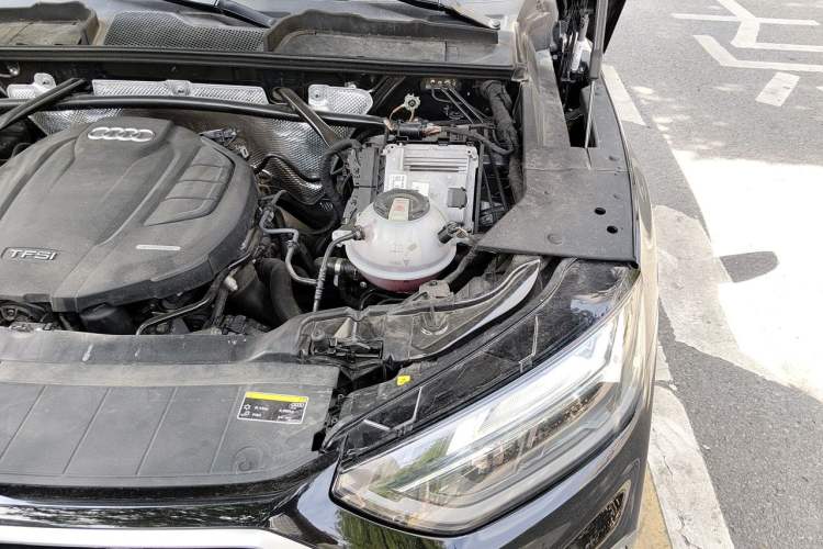 Used Audi Q5L 2022 40T Fashionable and Dynamic Model Engine Bay Left