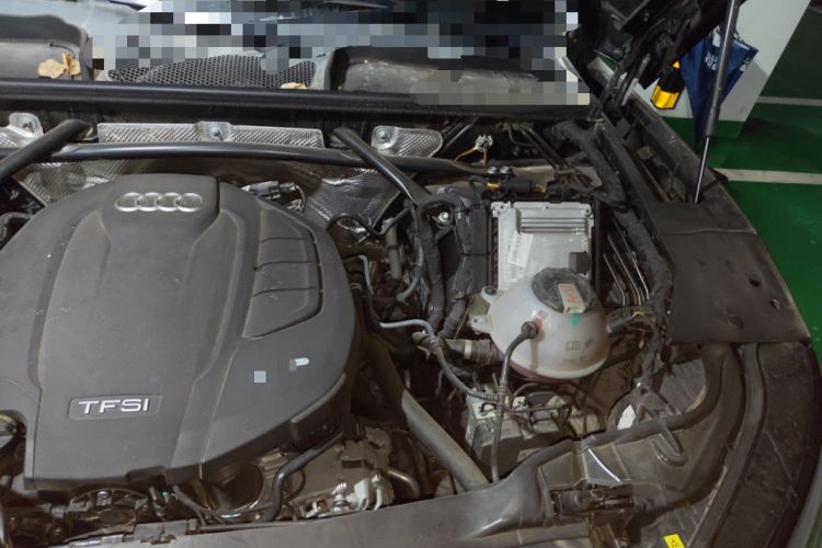 Used Audi Q5L 2022 40T Luxury Dynamic Model Engine Bay Left