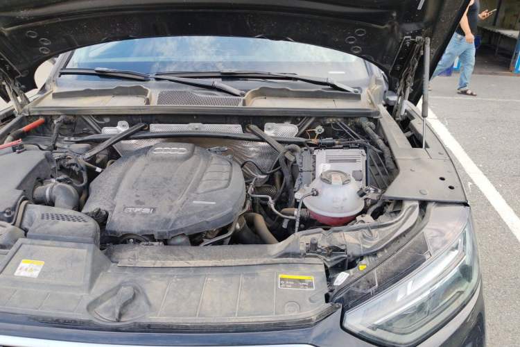 Used Audi Q5L 2022 Updated 40T Luxury Dynamic Edition Engine Bay Left