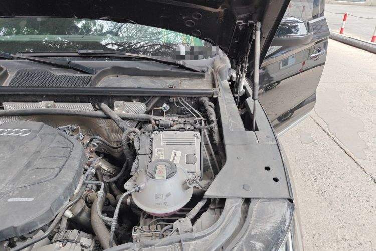 Used Audi Q5L 2022 40T Luxury Dynamic Model Engine Bay Left
