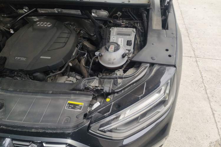 Used Audi Q5L 2022 Updated 40T Luxury Dynamic Edition Engine Bay Left