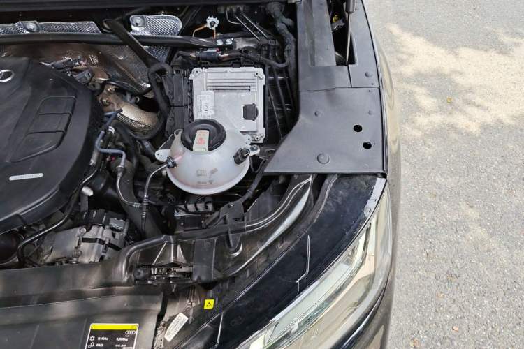 Used Audi Q5L 2022 40T Fashionable and Dynamic Model Engine Bay Left