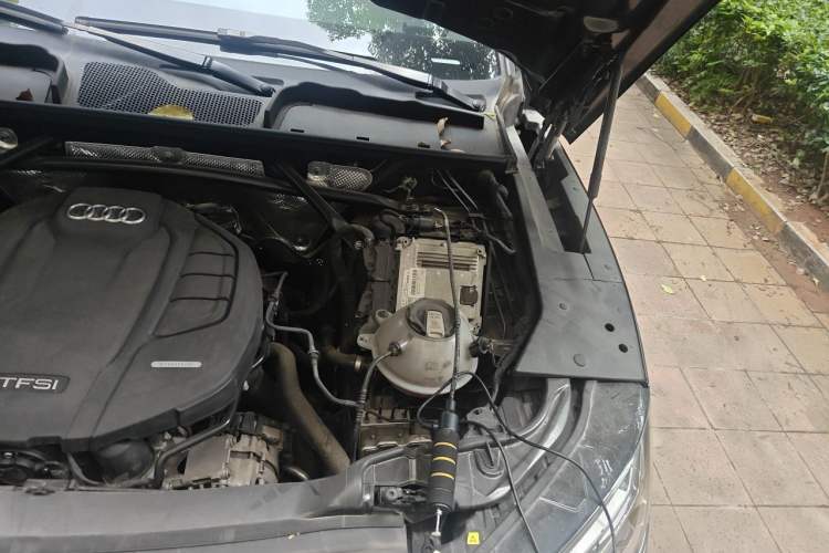 Used Audi Q5L 2022 40T Luxury Dynamic Model Engine Bay Left