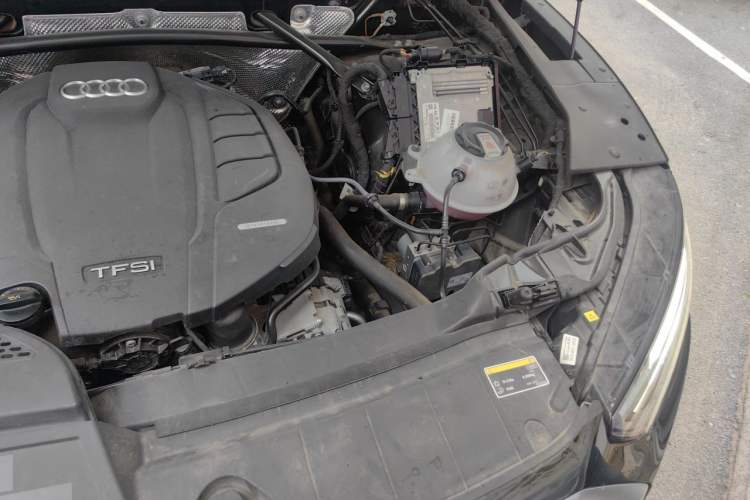 Used Audi Q5L 2022 40T Luxury Dynamic Model Engine Bay Left