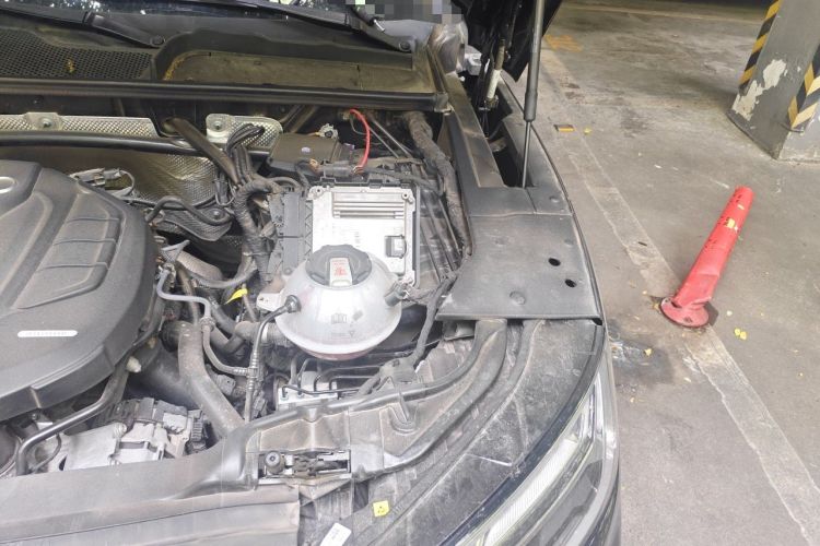 Used Audi Q5L 2022 Updated 40T Luxury Dynamic Edition Engine Bay Left
