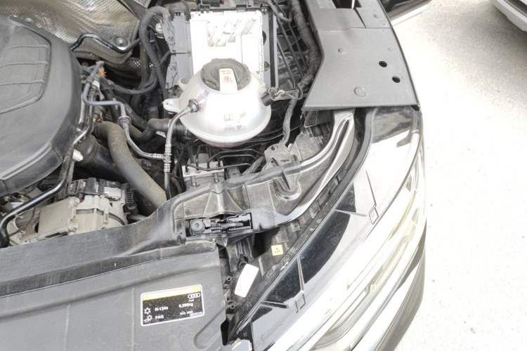 Used Audi Q5L 2022 Updated 45T Luxury Dynamic Version Engine Bay Left