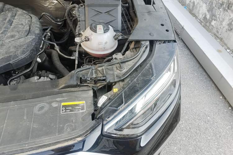 Used Audi Q5L 2022 45T Luxury Dynamic Model Engine Bay Left