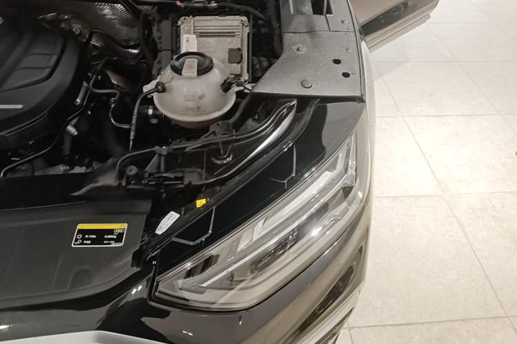 Used Audi Q5L 2022 40T Luxury Dynamic Model Engine Bay Left