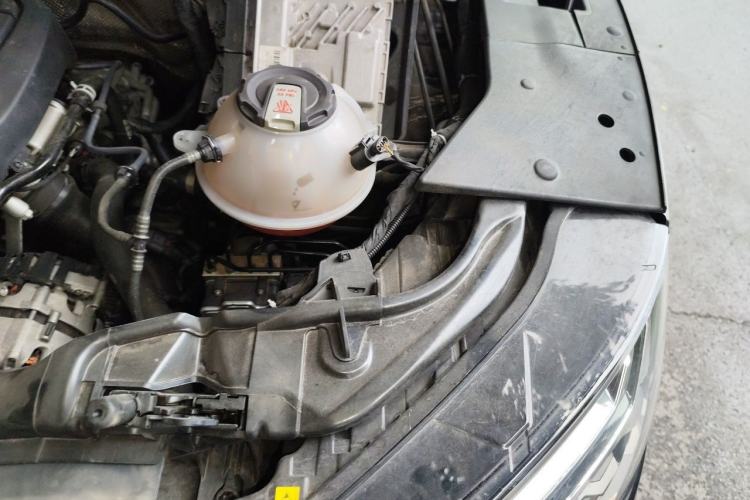Used Audi Q5L 2022 Updated 45T Luxury Dynamic Version Engine Bay Left