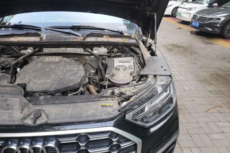 Used Audi Q5L 2022 Updated 40T Luxury Dynamic Edition Engine Bay Left