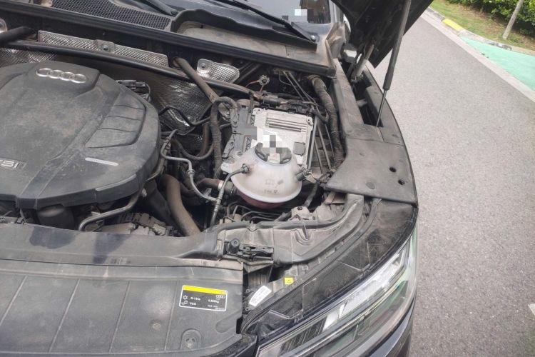 Used Audi Q5L 2022 Updated 40T Luxury Dynamic Edition Engine Bay Left