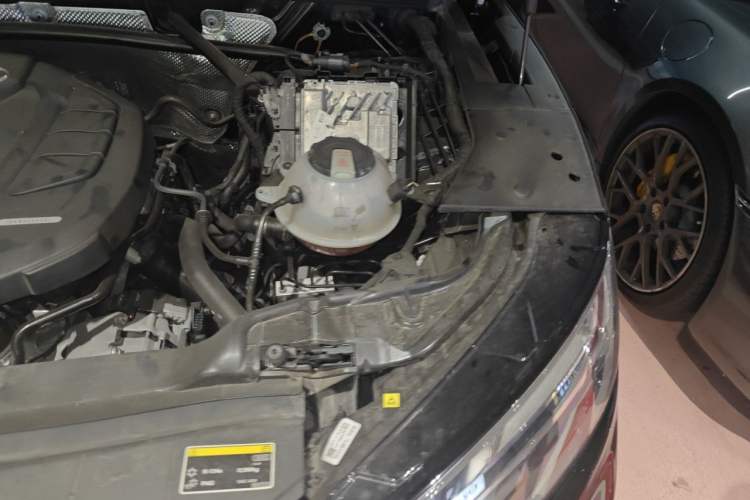 Used Audi Q5L 2022 45T Luxury Dynamic Model Engine Bay Left