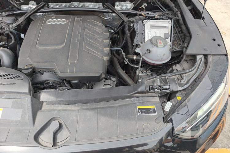 Used Audi Q5L 2022 Updated 40T Luxury Dynamic Edition Engine Bay Left
