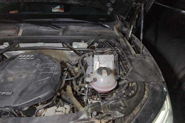 Used Audi Q5L 2022 Updated 45T Luxury Dynamic Version Engine Bay Left