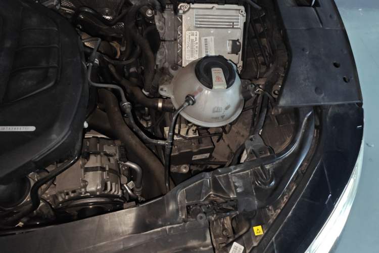 Used Audi Q5L 2022 40T Luxury Dynamic Model Engine Bay Left