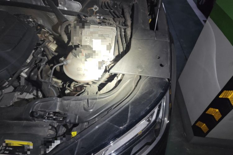 Used Audi Q5L 2022 40T Luxury Dynamic Model Engine Bay Left