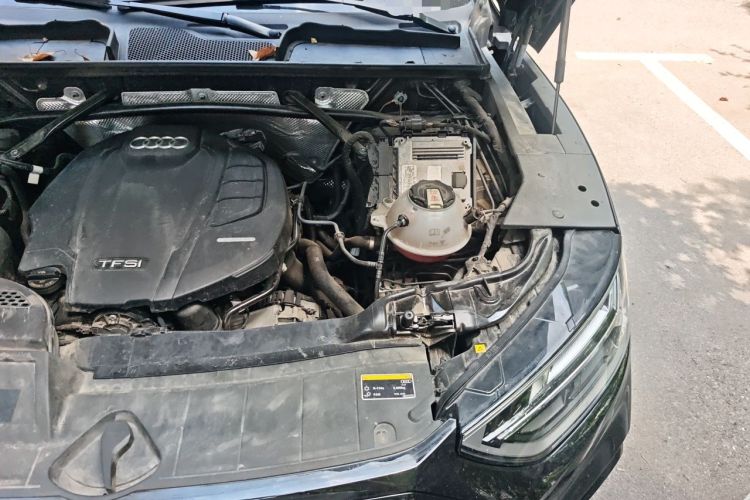 Used Audi Q5L 2022 40T Luxury Dynamic Model Engine Bay Left
