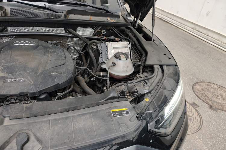 Used Audi Q5L 2022 Updated 40T Luxury Dynamic Edition Engine Bay Left