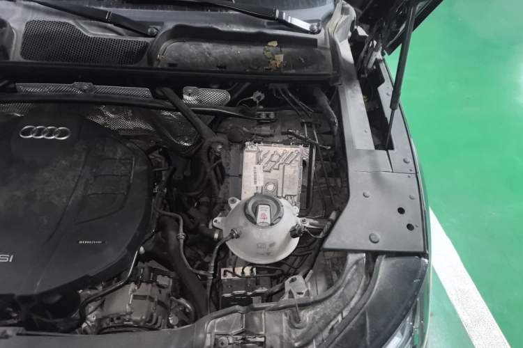 Used Audi Q5L 2022 Updated 45T Luxury Dynamic Version Engine Bay Left