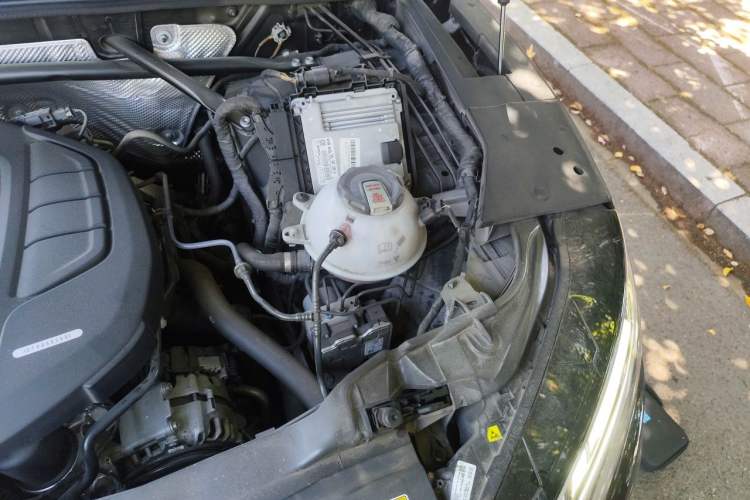 Used Audi Q5L 2022 40T Luxury Dynamic Model Engine Bay Left