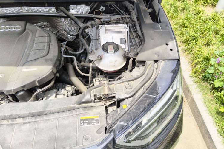 Used Audi Q5L 2022 40T Luxury Dynamic Model Engine Bay Left