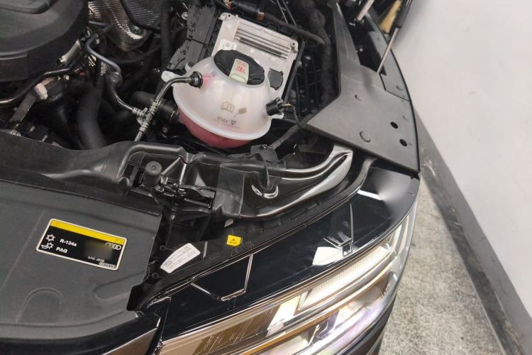 Used Audi Q5L 2022 40T Luxury Elegant Model Engine Bay Left