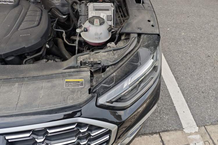 Used Audi Q5L 2022 40T Luxury Dynamic Model Engine Bay Left
