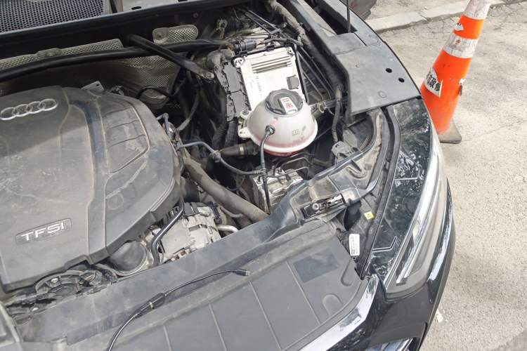Used Audi Q5L 2022 40T Fashionable and Dynamic Model Engine Bay Left