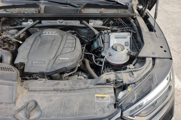 Used Audi Q5L 2022 40T Fashionable and Elegant Model Engine Bay Left