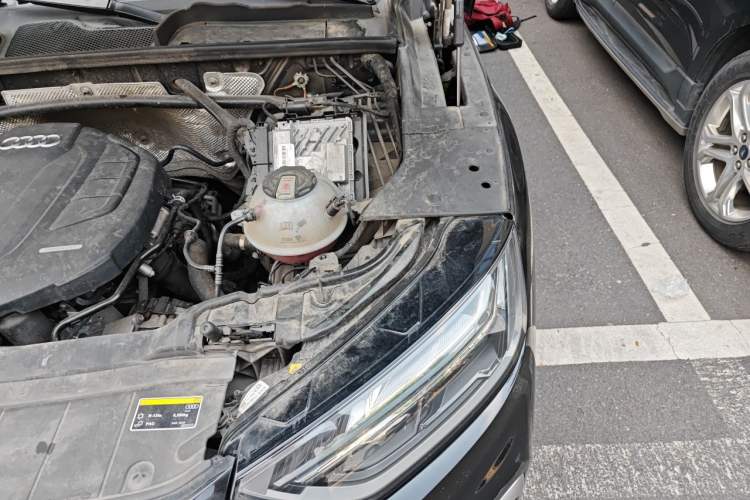 Used Audi Q5L 2022 Updated 45T Luxury Dynamic Version Engine Bay Left