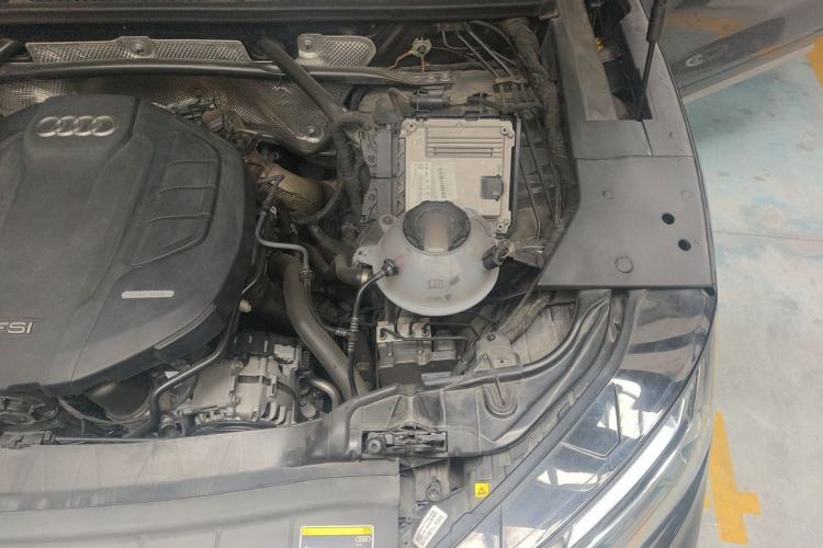 Used Audi Q5L 2022 40T Luxury Dynamic Model Engine Bay Left