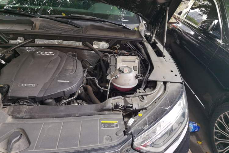 Used Audi Q5L 2022 40T Luxury Dynamic Model Engine Bay Left