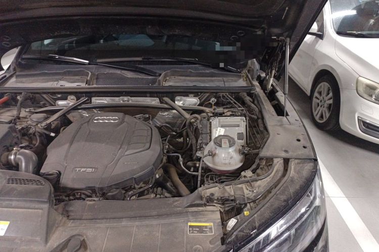 Used Audi Q5L 2022 40T Fashionable and Elegant Model Engine Bay Left