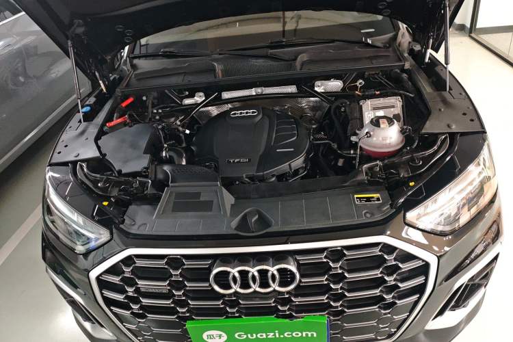 Used Audi Q5L 2022 40T Luxury Dynamic Model Engine Bay