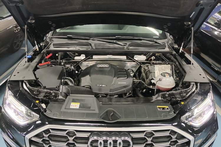 Used Audi Q5L 2022 45T Luxury Dynamic Model Engine Bay