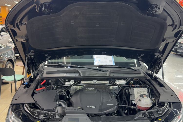 Used Audi Q5L 2022 45T Luxury Dynamic Model Engine Bay