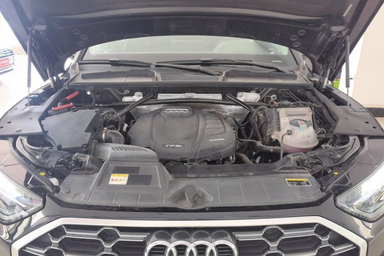 Used Audi Q5L 2022 Updated 40T Luxury Dynamic Edition Engine Bay