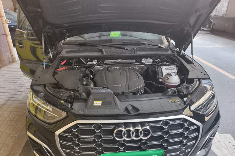 Used Audi Q5L 2022 Updated 40T Luxury Dynamic Edition Engine Bay