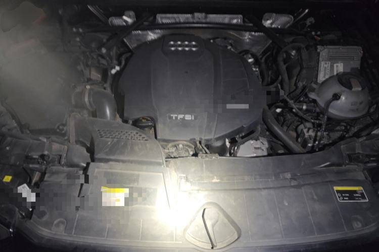 Used Audi Q5L 2022 40T Luxury Dynamic Model Engine Bay