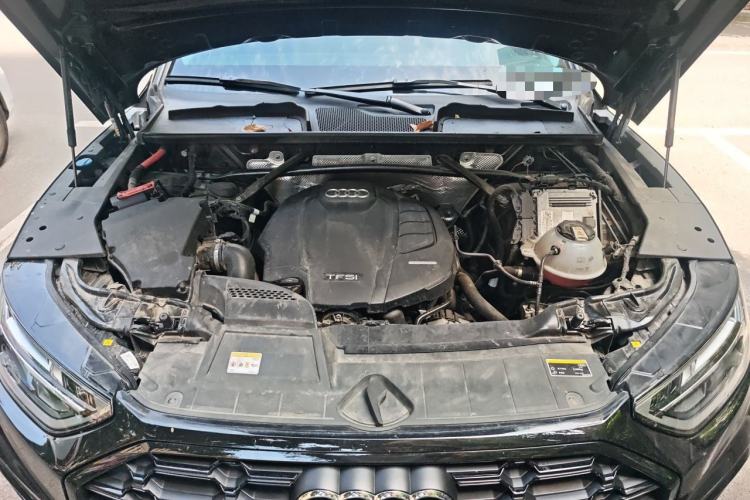 Used Audi Q5L 2022 40T Luxury Dynamic Model Engine Bay